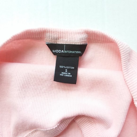 Moda International light pink halter top size small - Picture 2 of 3